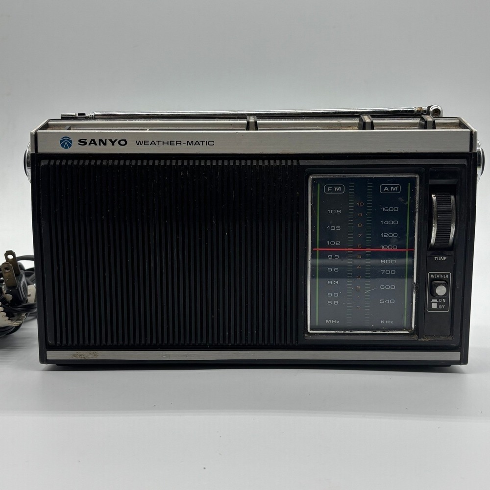 Vintage Sanyo Weather-Matic RP7410 AM FM Weather Radio AC Battery Tested Works